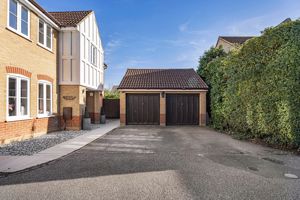 Garage - click for photo gallery